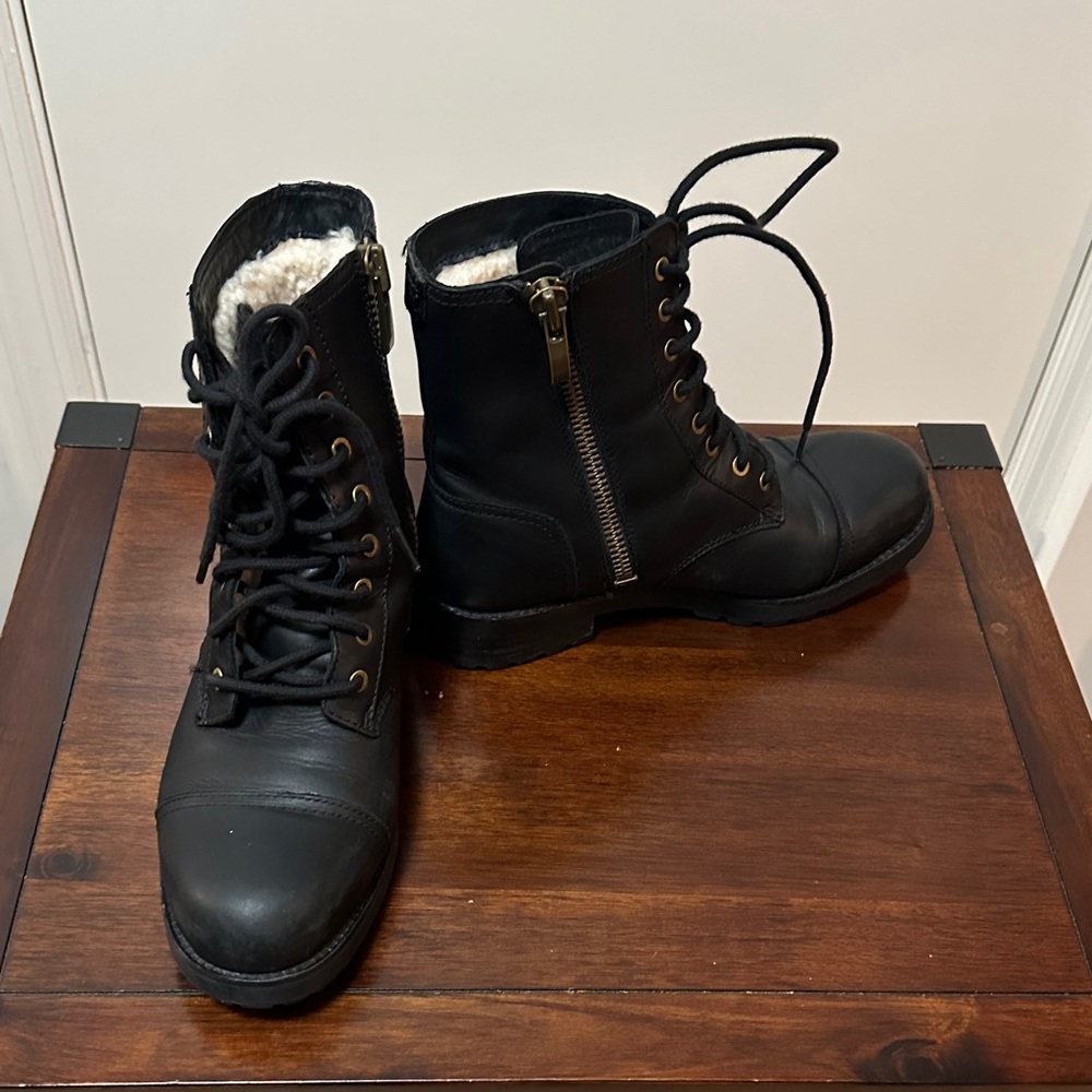 UGG Women's Black Lace-Up Ankle Boots - Picture 6 of 10